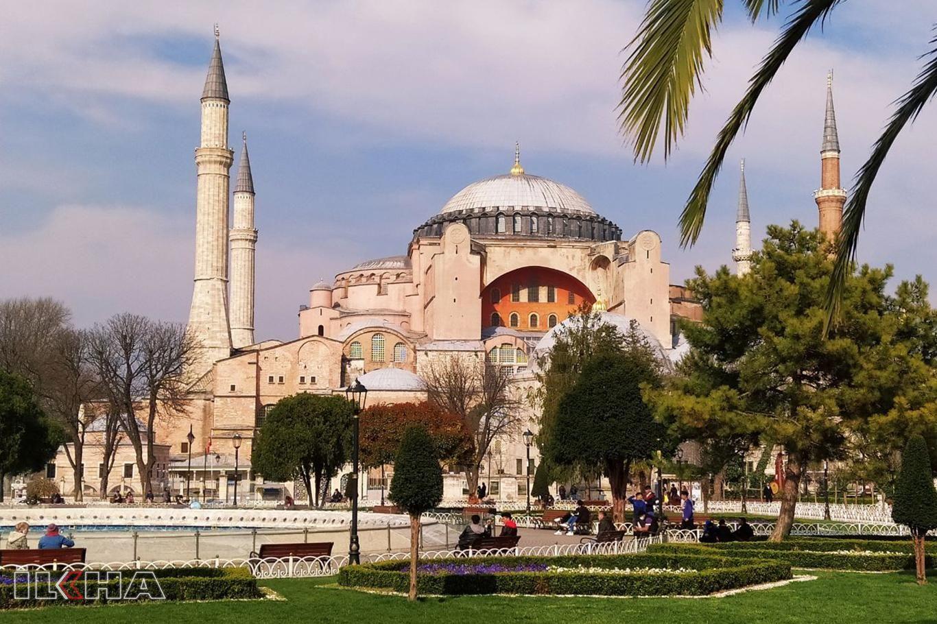 تسليم إدارة جامع "آيا صوفيا" إلى الشؤون الدينية التركية